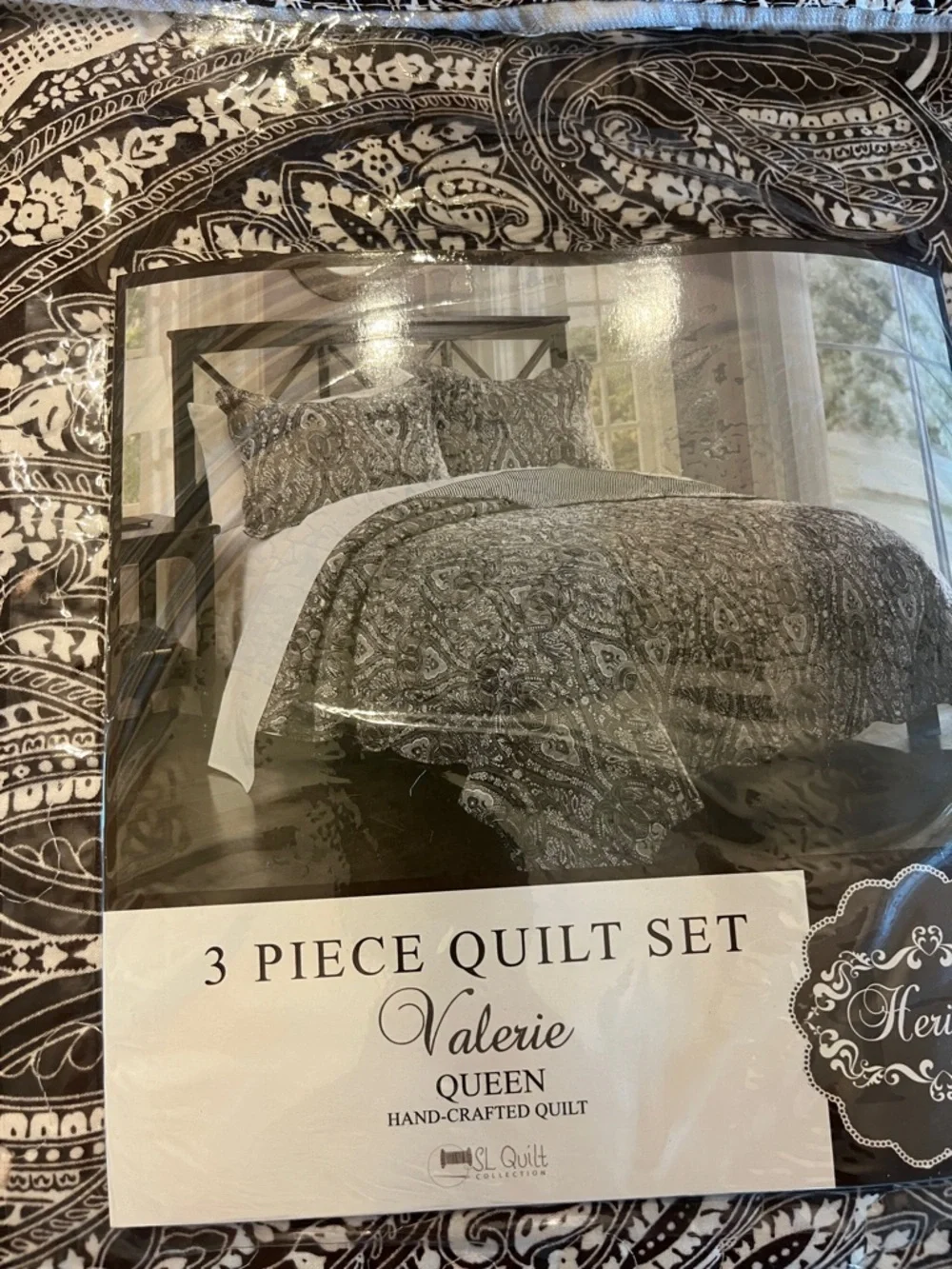 Brand New Heritage Valerie 3-Piece Quilt Set - Dark Brown & White